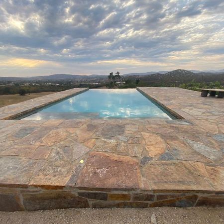 Suites Nativo - Beautiful Vineyard & Valley View บาเย เด กัวลาลูเป ภายนอก รูปภาพ