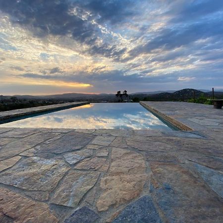 Suites Nativo - Beautiful Vineyard & Valley View บาเย เด กัวลาลูเป ภายนอก รูปภาพ